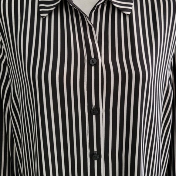 Chico's Reversible Long Sleeve Black Stripe Floral Button Up Blouse. - Picture 7 of 16